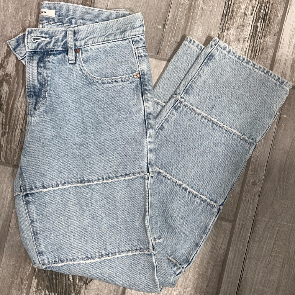 Pacsun low rise straight jeans, light wash size 26